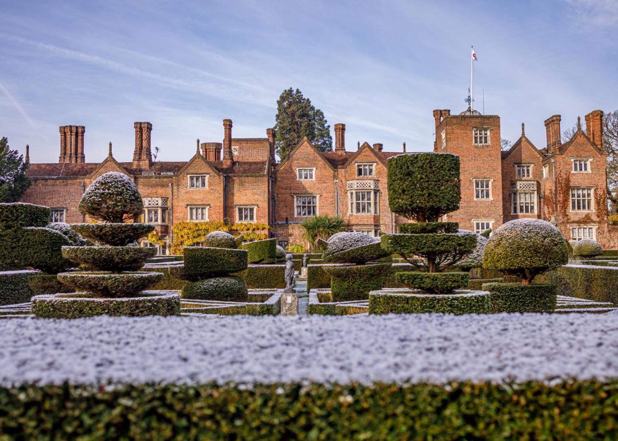 Great Fosters - Near Windsor Egham Exterior foto