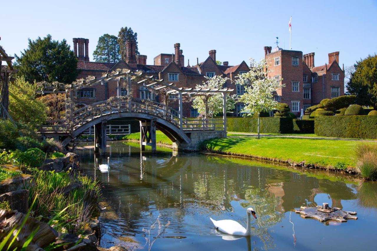 Great Fosters - Near Windsor Egham Exterior foto